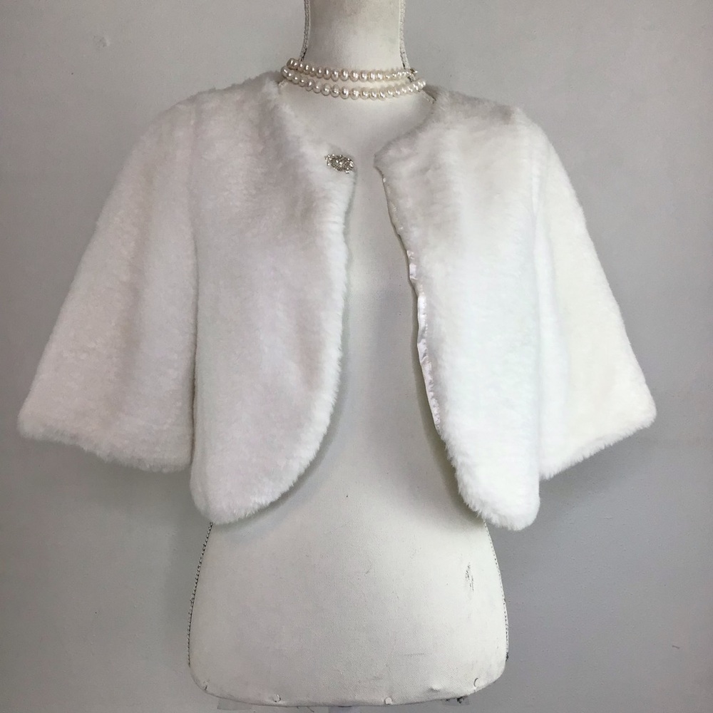 HAANI WOMEN ELEGANT SNOW WHITE FAUX FUR BELL SLEEVE FANCY EVENT SHAWL WRAP SZ S